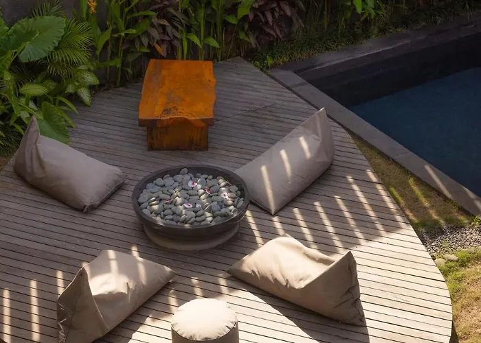 Carlita - Modern 3br Pool Villa Uluwatu