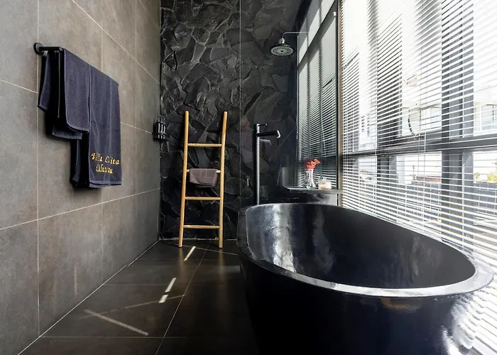 Villa Carlita - Modern 3br Pool *